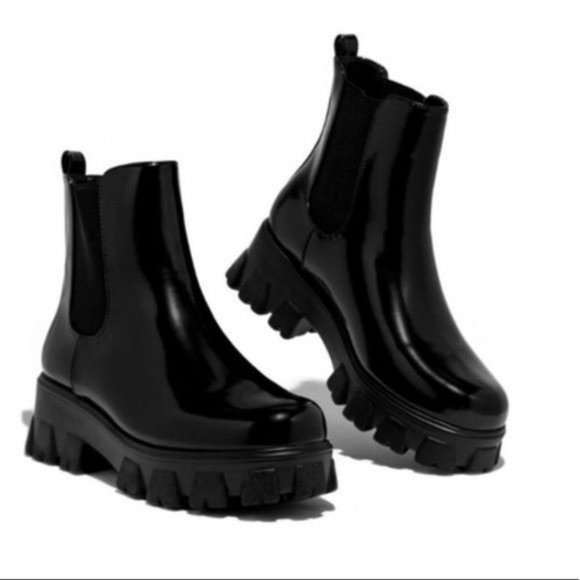 Black Patent Pull On Chelsea Lug Sole Boots - Picture 2 of 6